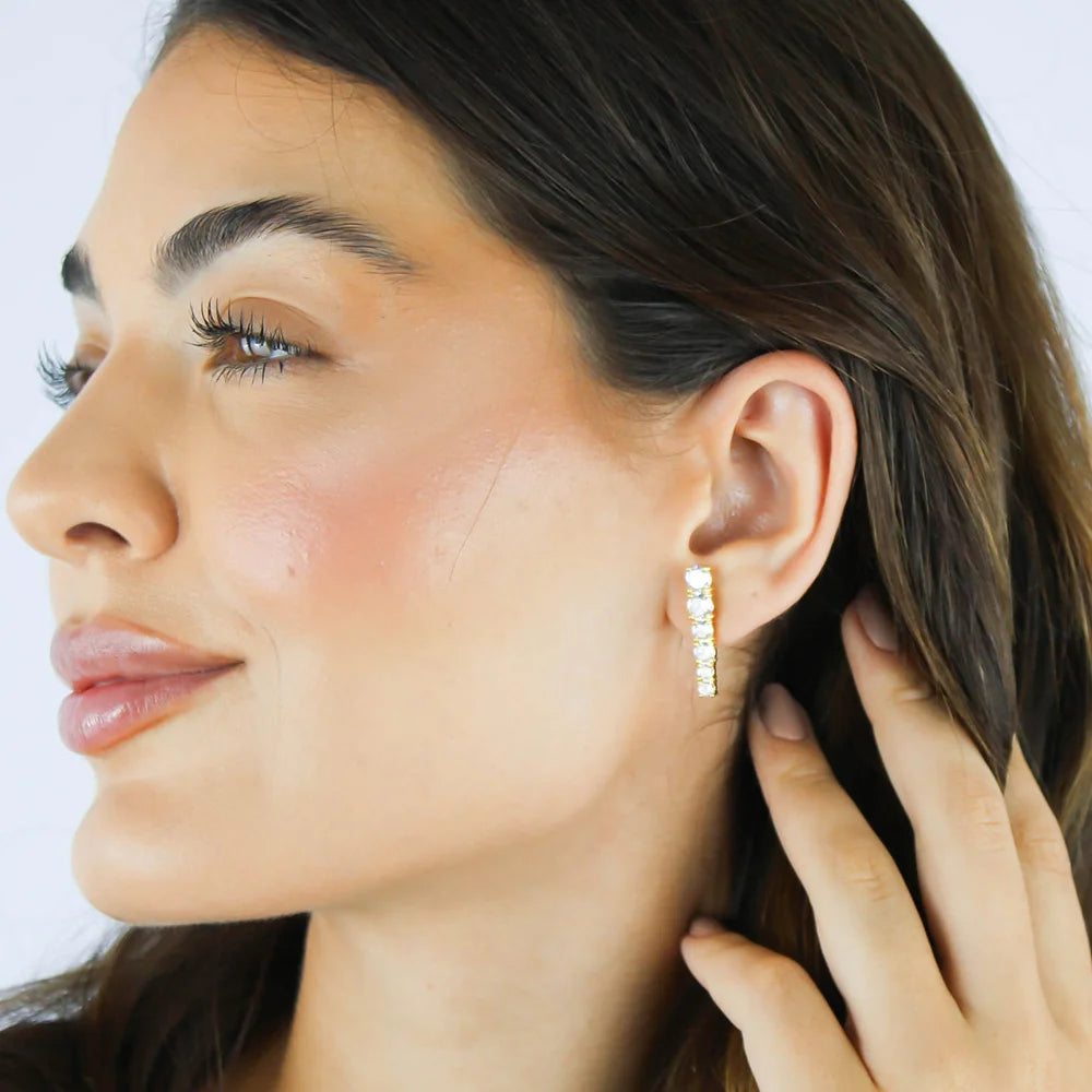 Brinco Ear Hook de Zircônias Banhado a Ouro 18K