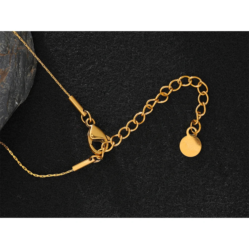 Colar Pingente Redondo com Pérola Banhado a Ouro Real - Aço Inoxidável Premium