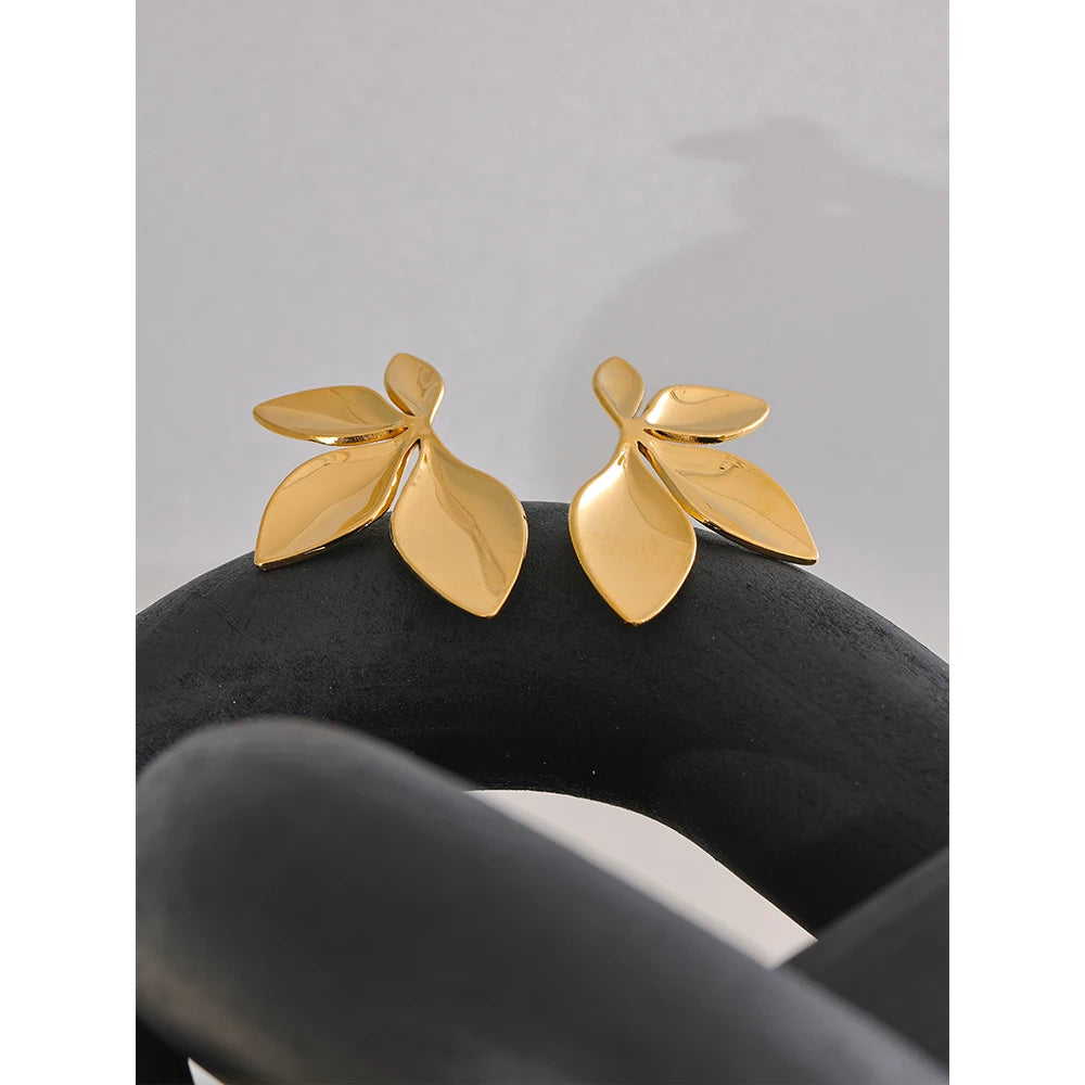 Brinco de Argola Entrelaçada Banhado a Ouro 18k - Joia em Aço Premium