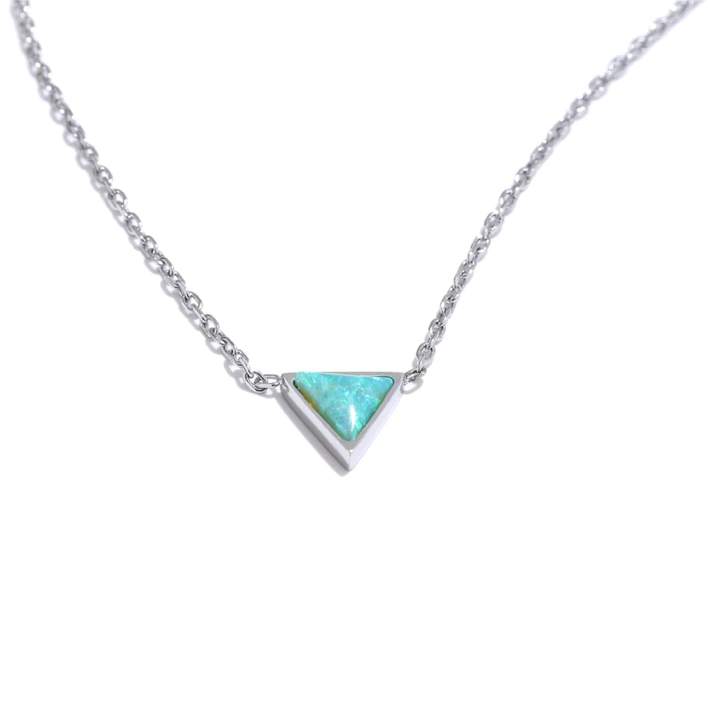 Colar Triângulo com Pedra Opala Australiana em Aço Inoxidável Banho Ouro 18K