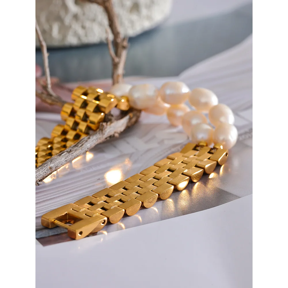Pulseira Elos com Pérolas Naturais – Banho Ouro 18K Luxo
