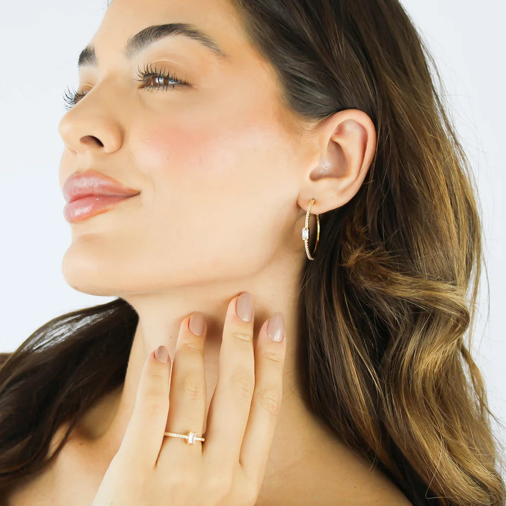 Anel Solitário Cravejado Banhado a Ouro 18K