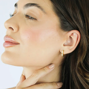 Brinco Formato Coração Banhado a Ouro 18K