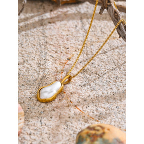 Colar de Pérola Barroca Banhado a Ouro 18k – Design Escultural Premium