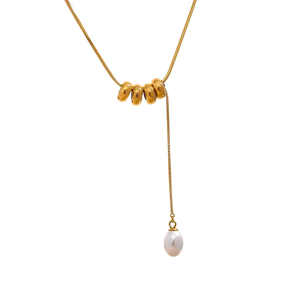 Colar Gravatinha com Detalhes e Pérola, Banhados a Ouro 18k - Aço Premium que Não Escurece
