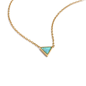 Colar Triângulo com Pedra Opala Australiana em Aço Inoxidável Banho Ouro 18K