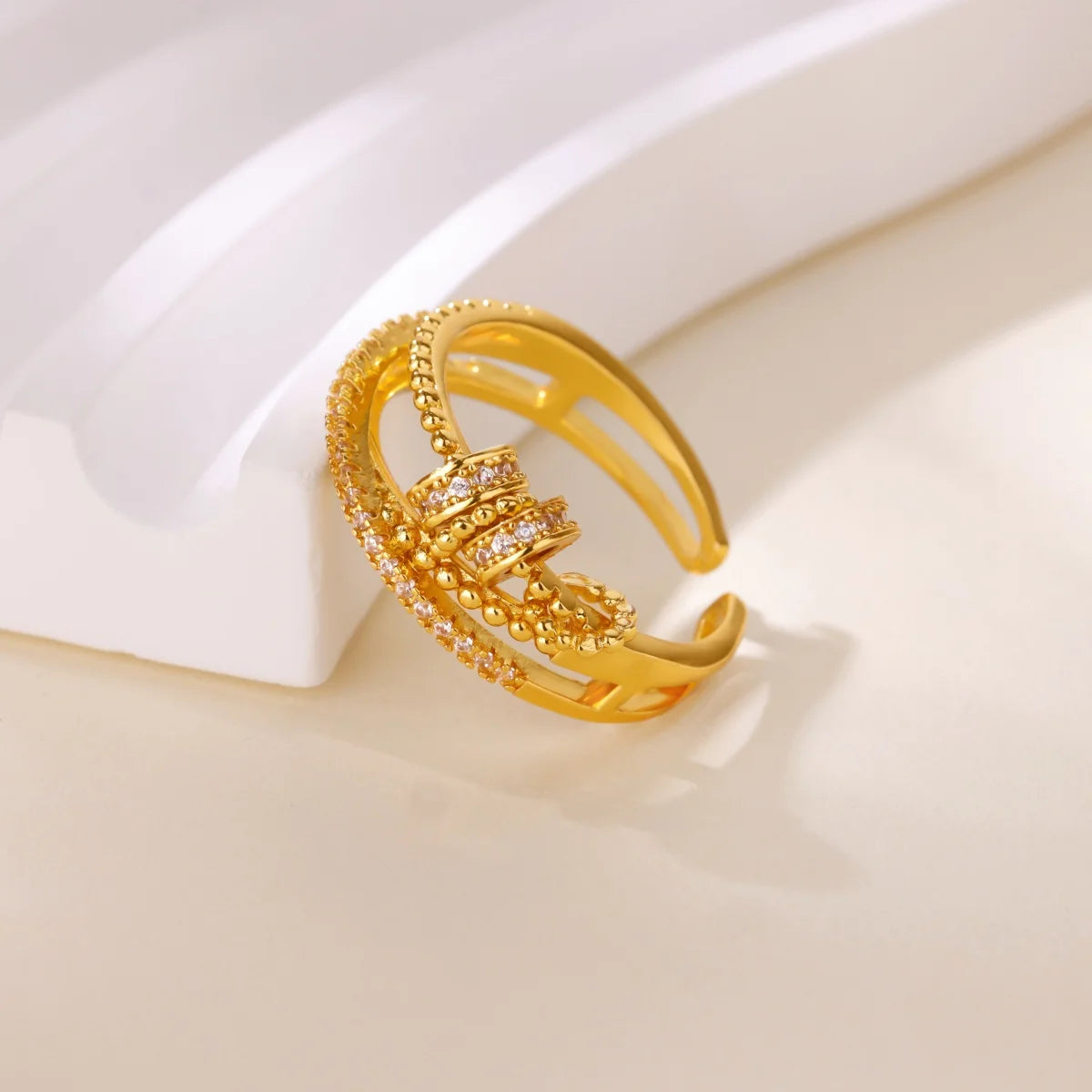 Anel Giratório Antiansiedade com Zircônias Banhado a Ouro 18K