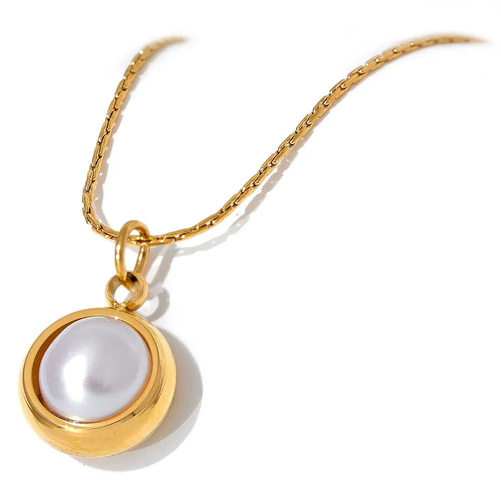 Colar Pingente Redondo com Pérola Banhado a Ouro Real - Aço Inoxidável Premium