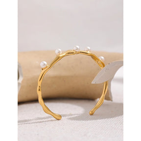 Pulseira Bracelete Torção com Pérolas Banhada a Ouro Real - Aço Inoxidável Premium