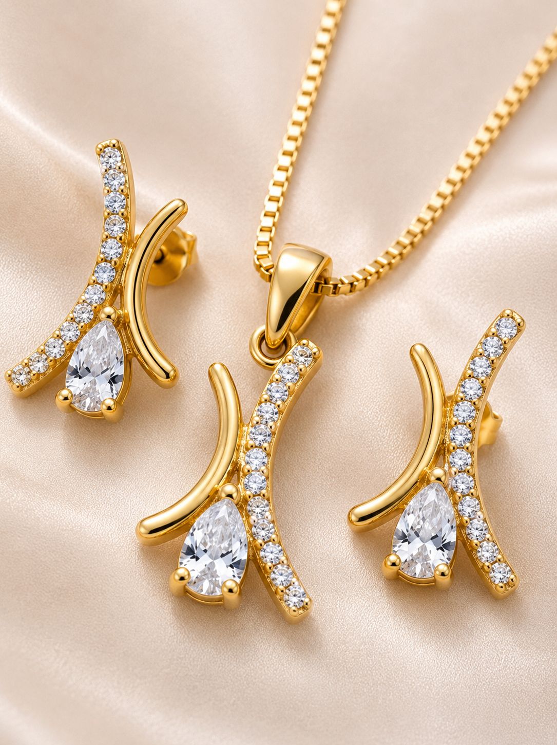 Conjunto Luxo Folhagem Dupla Cravejada Banhado a Ouro 18K + Ganhe Colar Snake de Brinde (Cópia)